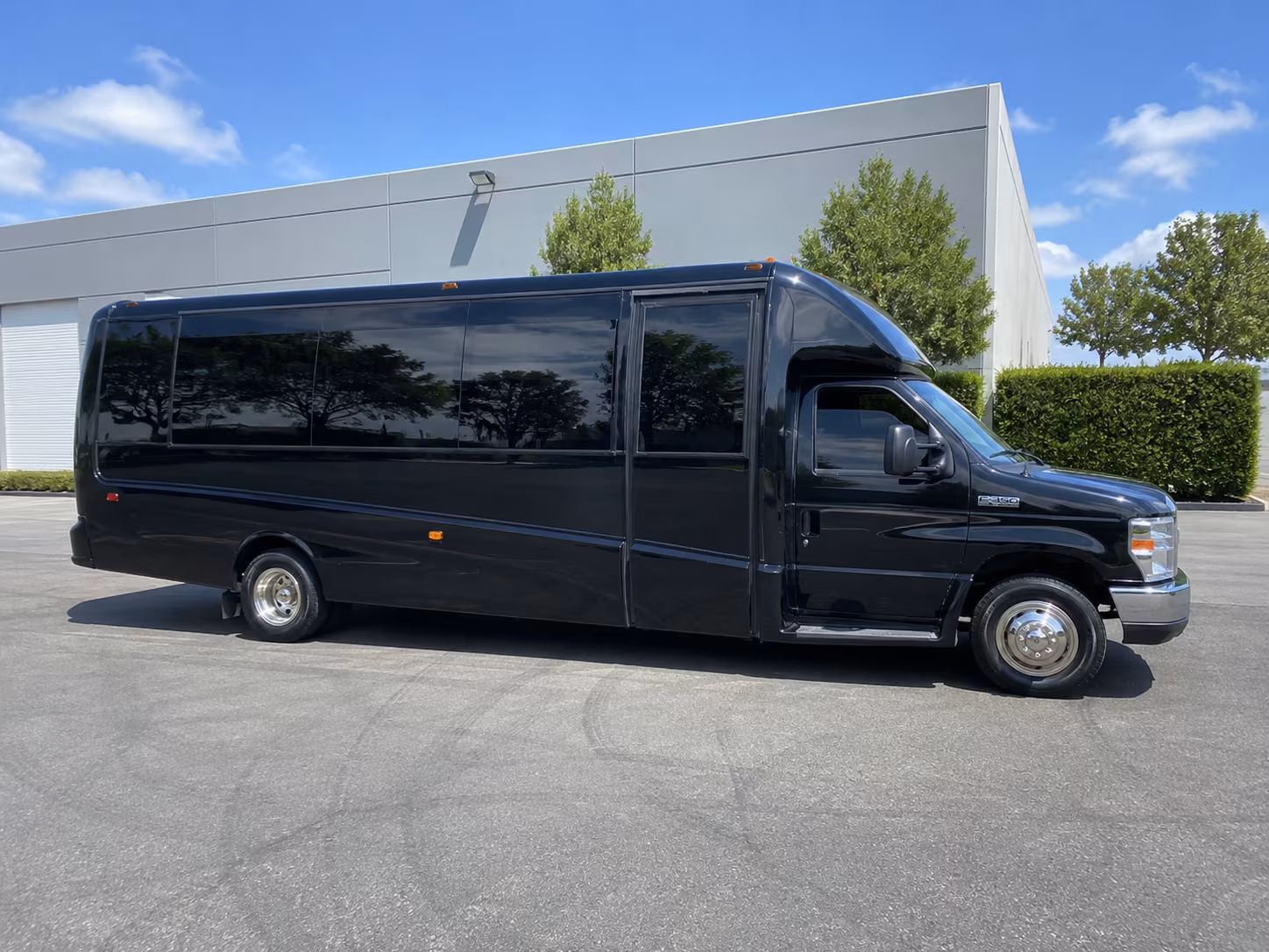 18 Passenger Party Bus Exterior
