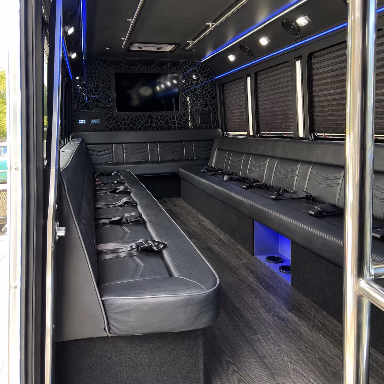 Houston Birthday, Sweet 16, & Quinceañera Transportation onboard seating