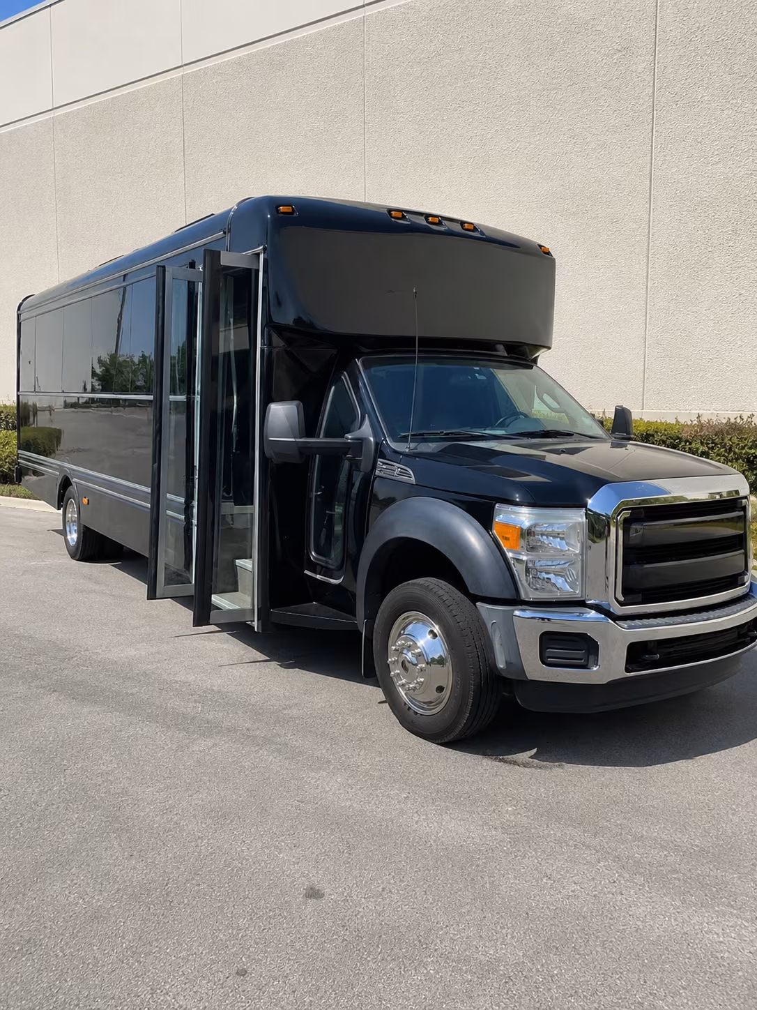 Houston Winery Tour & Pub Crawl Transportation onboard seating